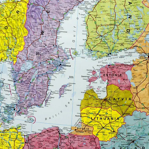 Europa mapa ścienna polityczna na podkładzie do wpinania znaczników 1:4 300 000