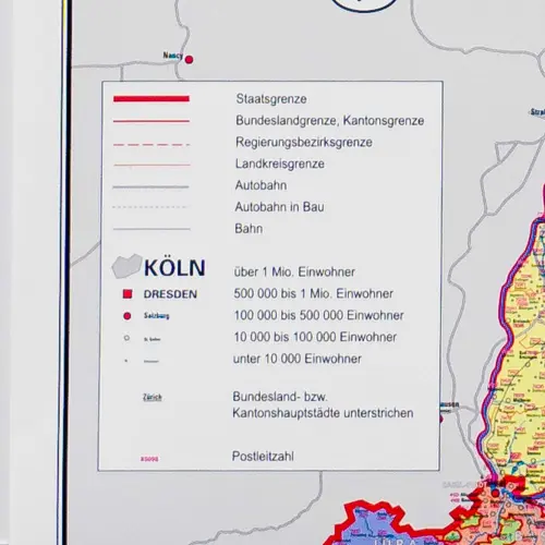Niemcy Austria Szwajcaria mapa ścienna kody pocztowe na podkładzie do wpinania 1:900 000