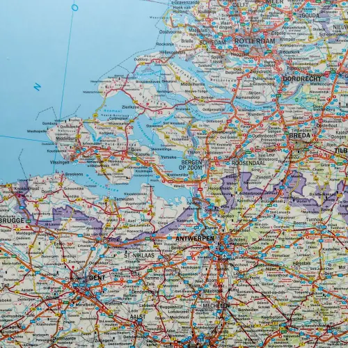 Benelux Belgia Holandia Luksemburg mapa ścienna samochodowa na podkładzie 1:500 000