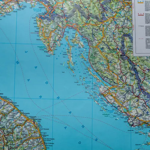 Włochy mapa ścienna samochodowa na podkładzie magnetycznym 1:1 000 000